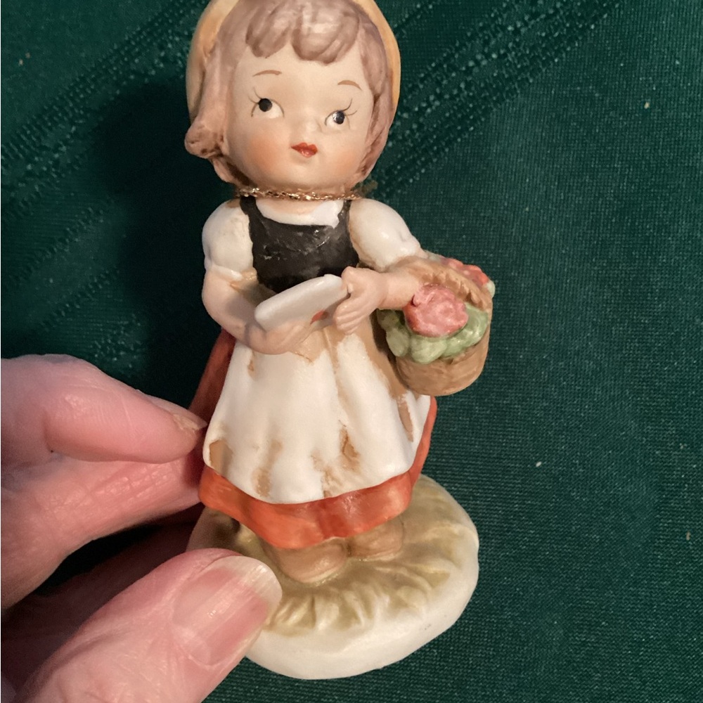 Vintage Lefton village girl with basket and flowers, 4”Tall, base 2”collectors
